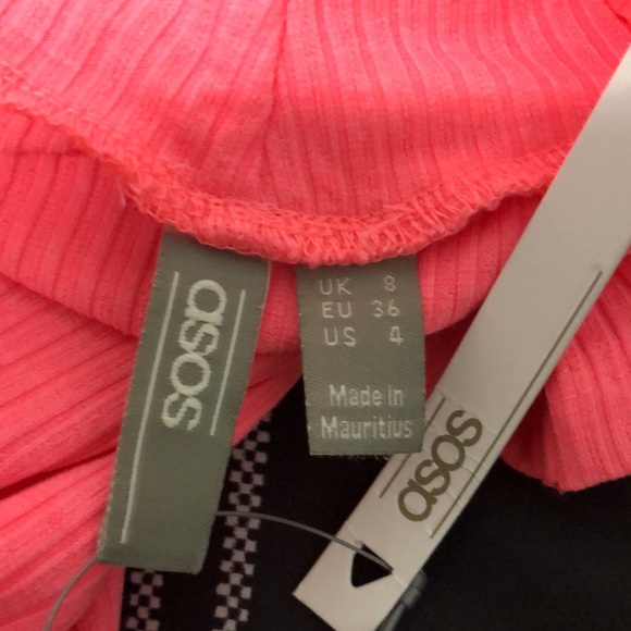 New with tags bright pink open back dress - Picture 4 of 4